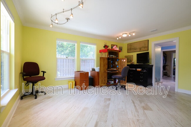 Building Photo - 501 Benning Dr