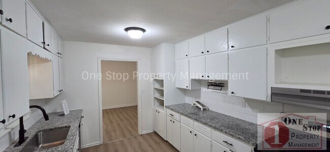 Building Photo - 2111 N 49th St