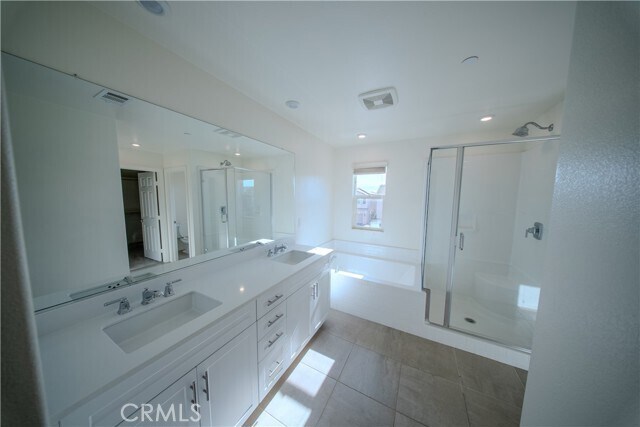 Building Photo - 558 Pablo Rd