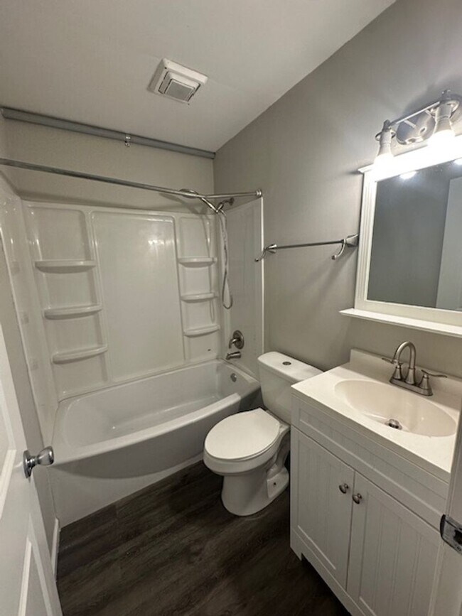 Building Photo - 2661 Medary Ave