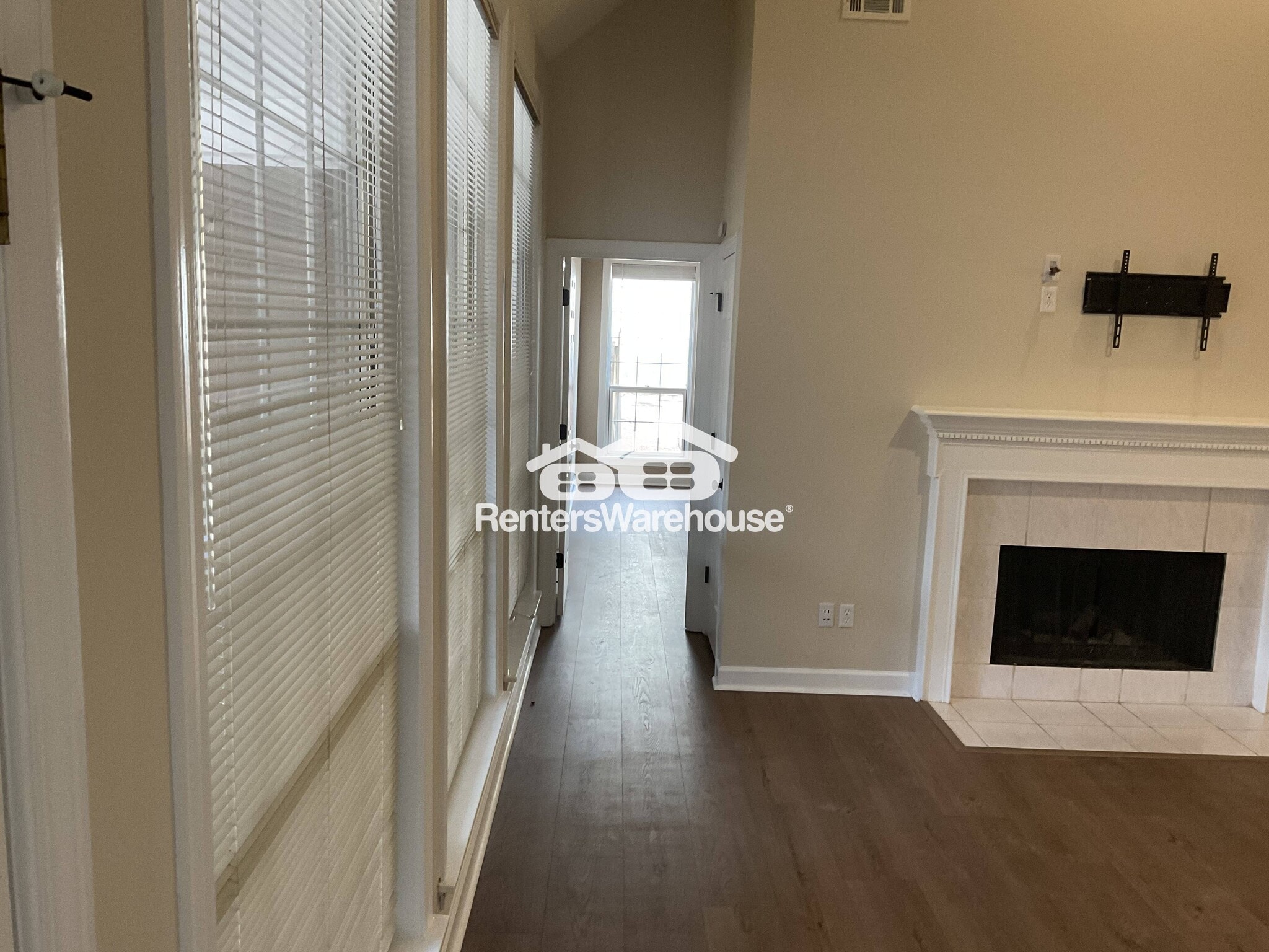 Building Photo - 215 Blue Spruce Cir