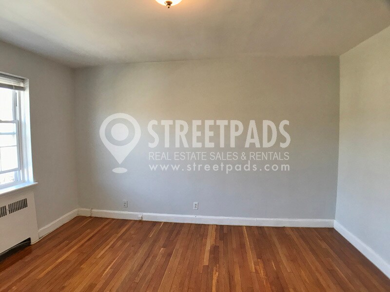 Building Photo - 1139 Beacon St