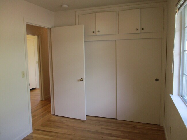 Building Photo - 1608 Laburnum Ave