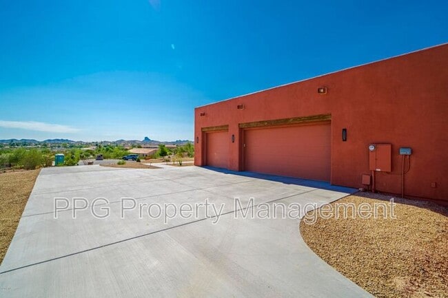 Building Photo - 335 Latigo Way
