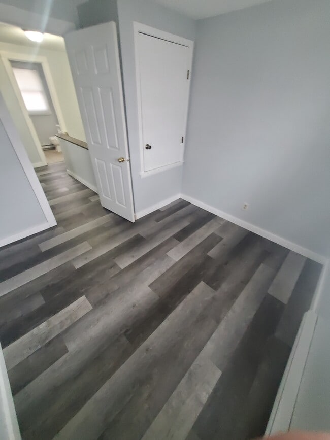 Building Photo - 426 18th Pl S