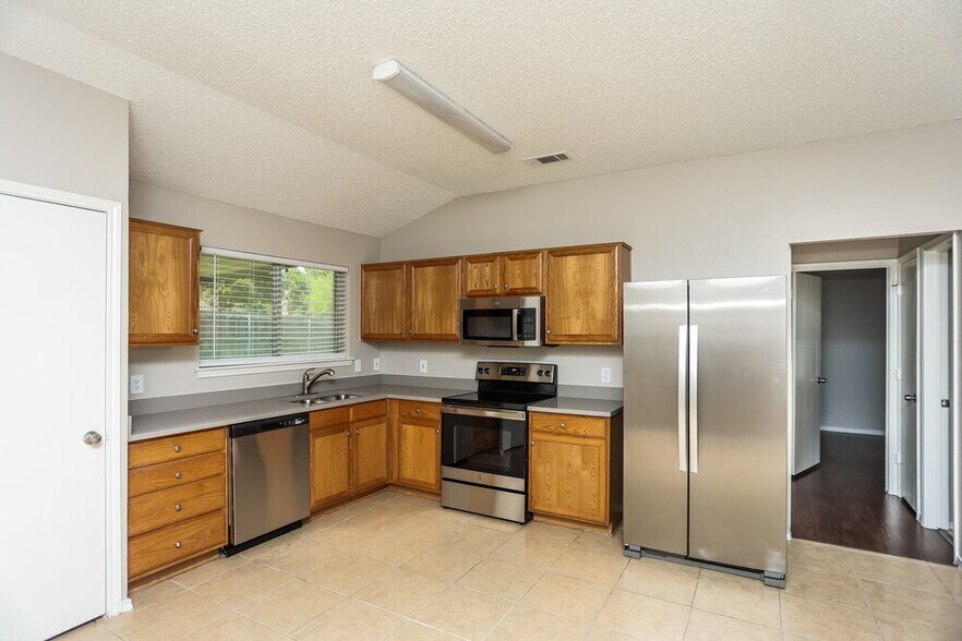 Building Photo - 948 Fenway Ln