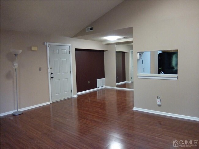 Building Photo - 2206 Ravens Crest Dr