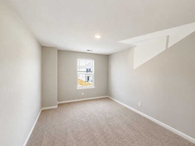 Building Photo - 256 Agrarian Ave