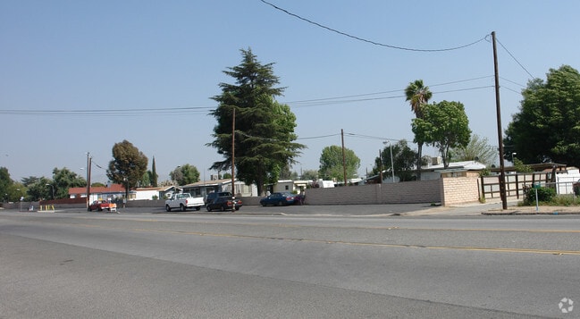 Primary Photo - New Horizon Trailer Village