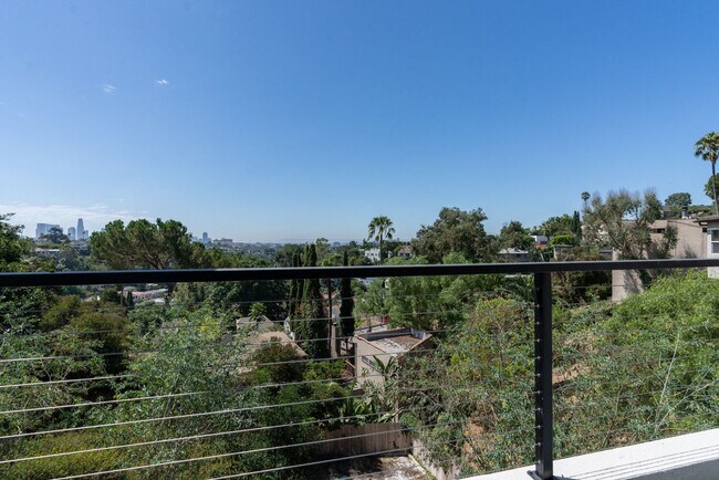 Building Photo - Stunning Views from Silver Lake Hillside Home for Rent with Spectacular Views