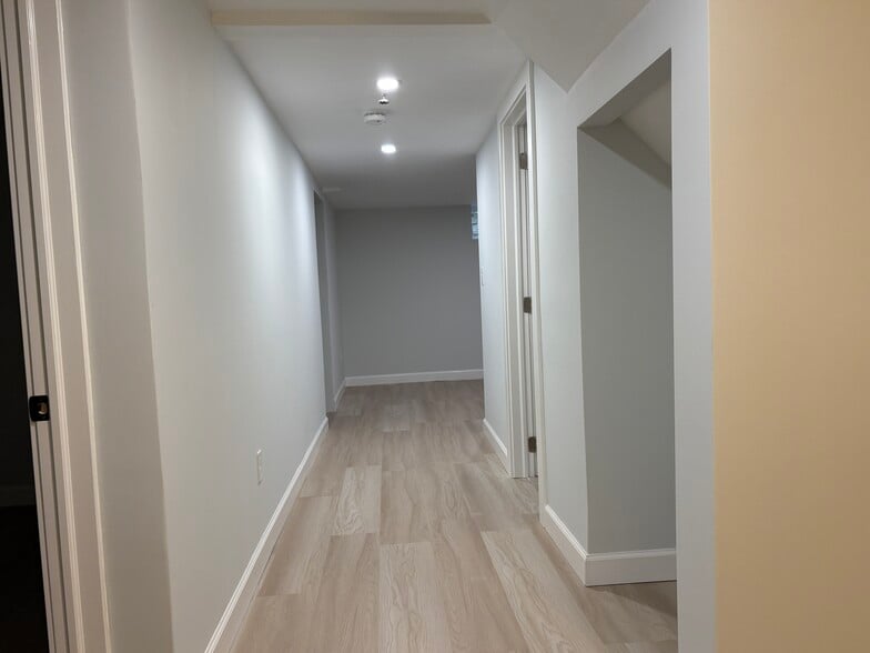 Building Photo - 30 Beechmont St