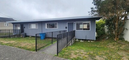 Building Photo - Upgraded Duplex in Eureka!