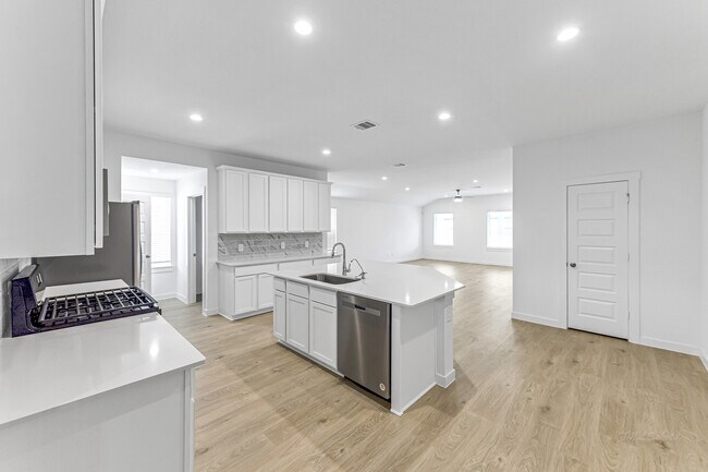 Building Photo - 30226 Belgrade Pk Ln