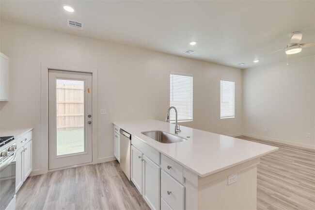 Building Photo - Luxury NEW 3 Bedroom 2.5 Bathroom Townhome...