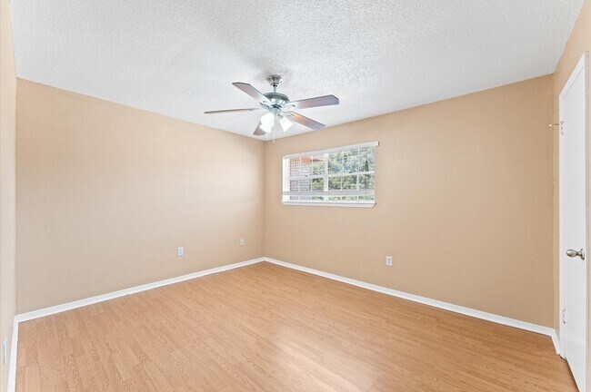 Building Photo - 1530 Eagle Lake Rd
