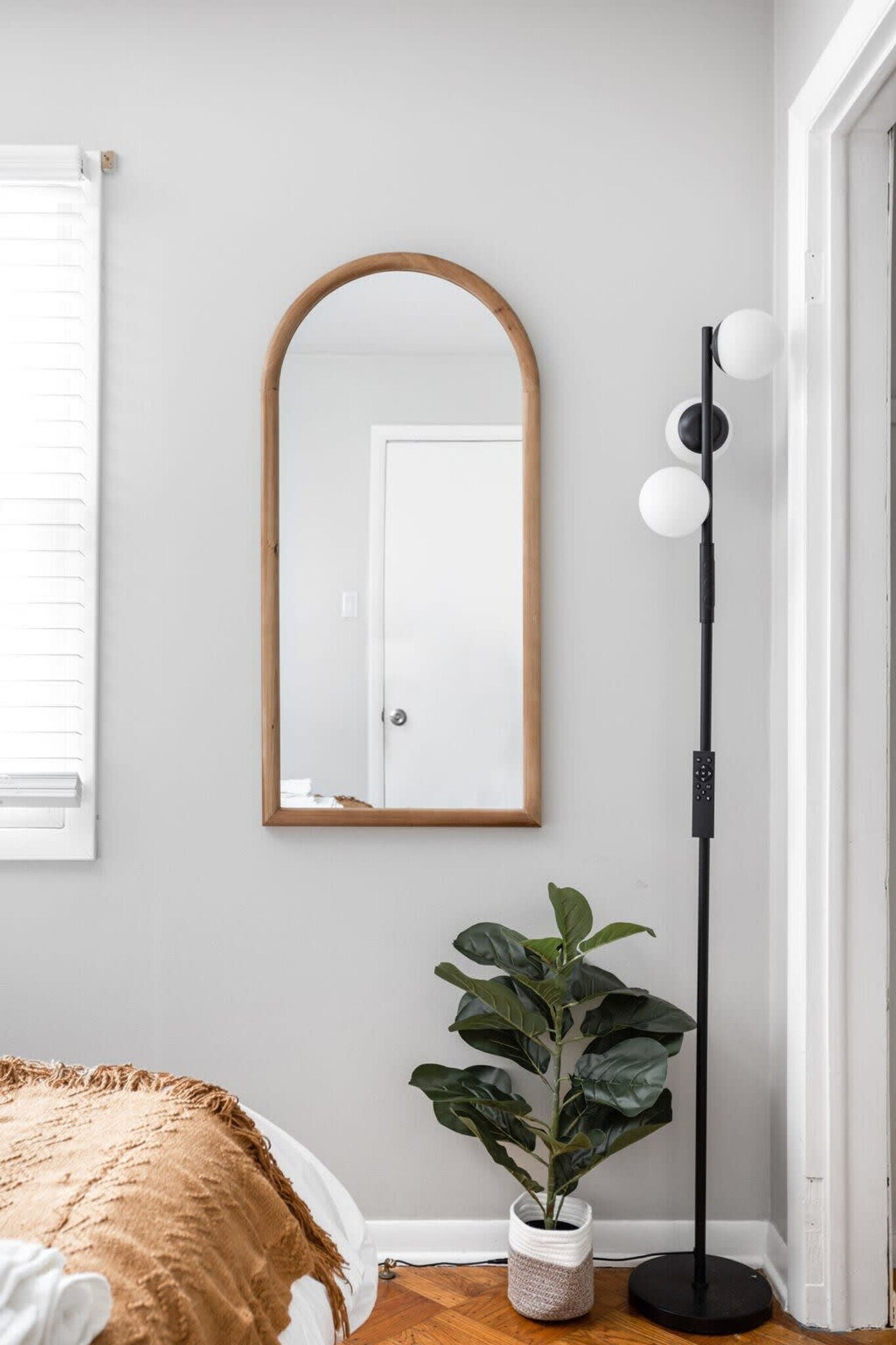 Building Photo - 5144 Primrose Ave