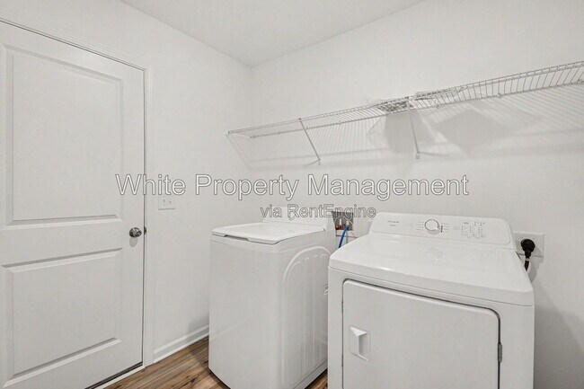 Building Photo - 313 W 18th St