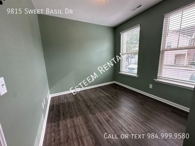 Building Photo - 9815 Sweet Basil Dr