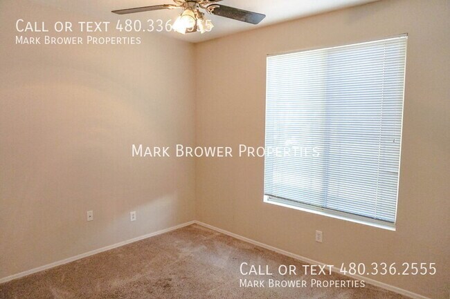 Building Photo - 1362 W Roadrunner Dr