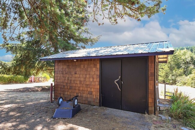 Building Photo - Monroe Four Bedroom on Acreage - Rare Find! $500 Off Move In Costs