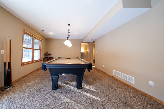 Building Photo - 572 Danube Ave