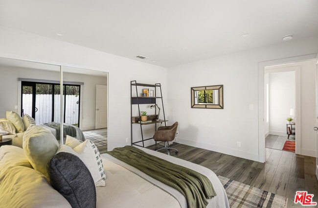 Building Photo - 1057 N Ave 49