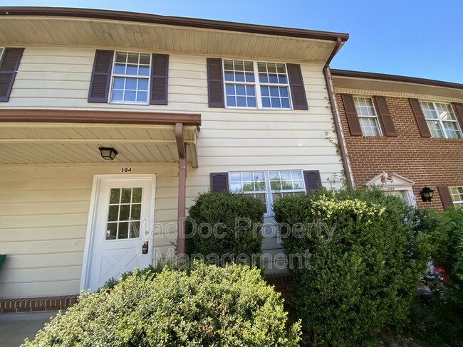 Building Photo - 104 Kings Mill Dr