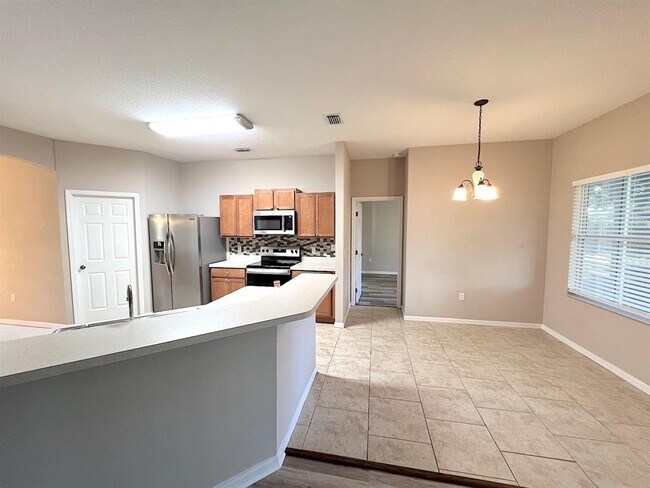 Building Photo - 7 Zither Ct