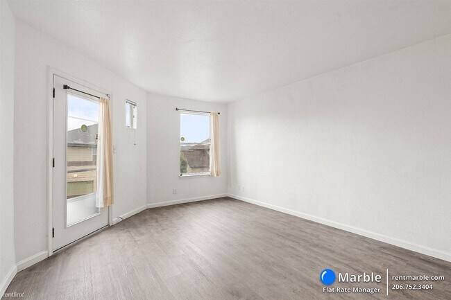 Building Photo - 3 br, 2 bath Condo - 17 Kiska Rd