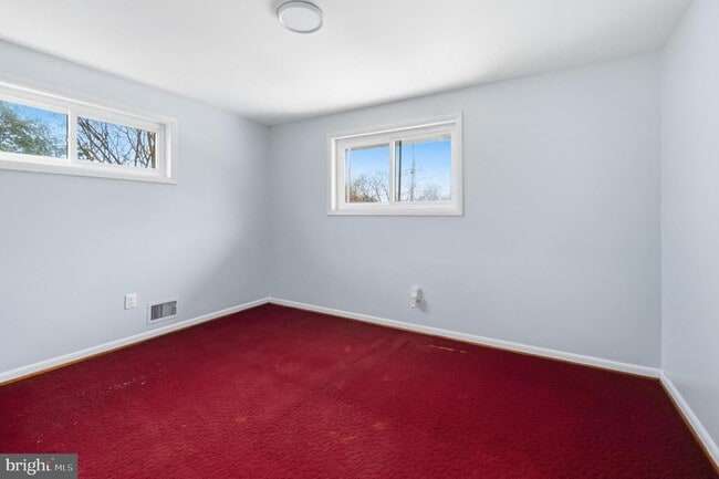 Building Photo - 3505 N St SE