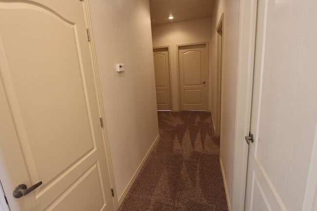 Building Photo - 4 Br, 3 Car Garage - Stone Gate at Seven H...