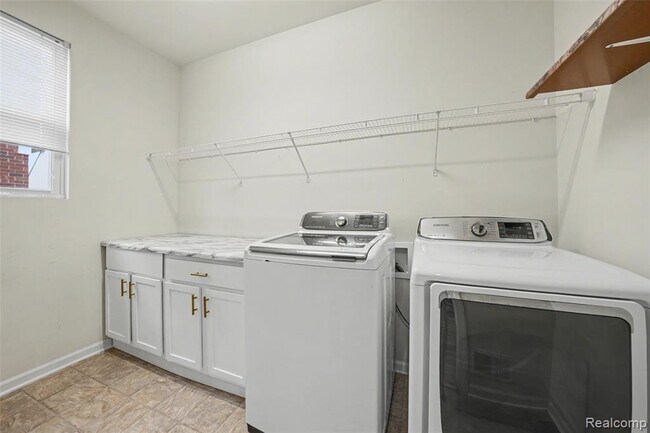 Building Photo - 49184 Gracechurch Rd