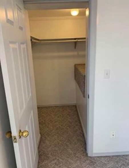 Building Photo - 518 S 12th St