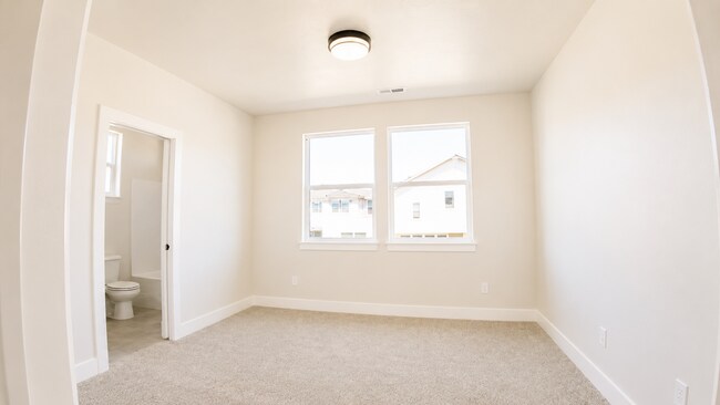 Building Photo - 5608 S Rosalia Wy