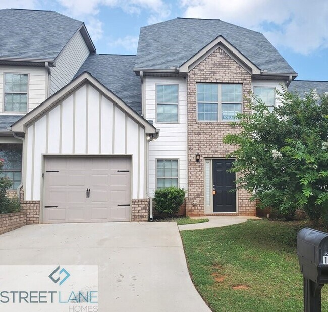 Primary Photo - Charming 3 Bedroom in Locust Grove!