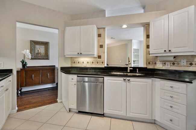 Building Photo - 3334 Peachtree Rd