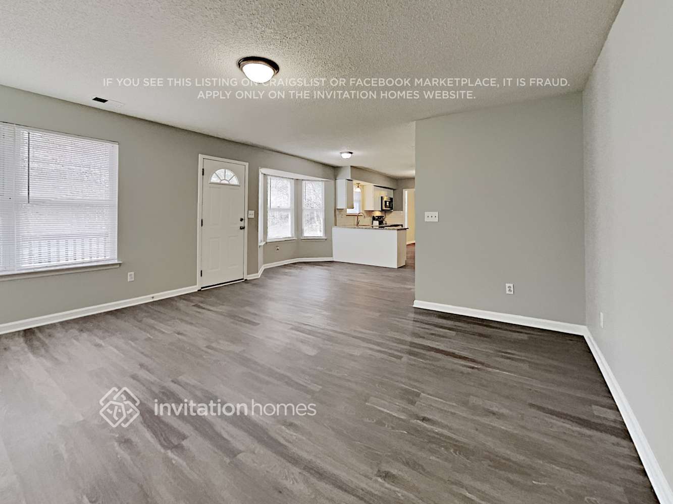 Building Photo - 3939 Armitage Dr