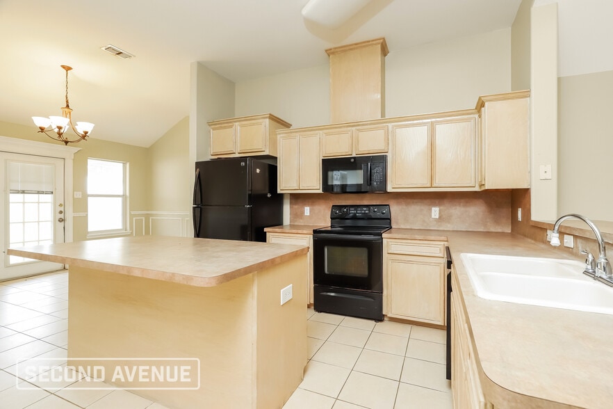Building Photo - 7021 San Benito Dr