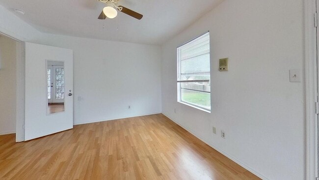 Building Photo - 3105 Selfridge Dr