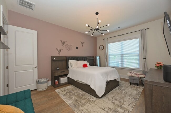 Building Photo - **EXECUTIVE HOME IN WILLIAMSON COUNTY WITH RARE WALK-OUT BASEMENT AND TONS OF STORAGE**