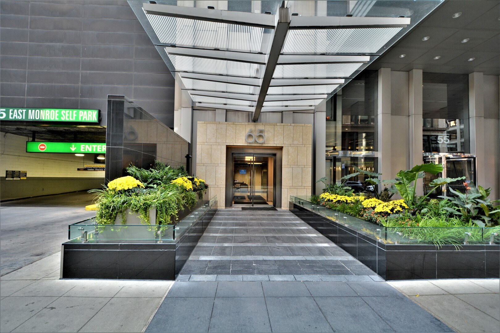 Building Photo - 65 E Monroe St