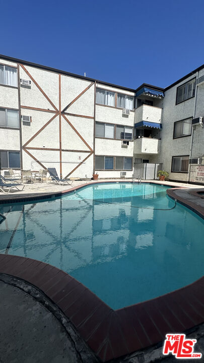Building Photo - 18530 Hatteras St