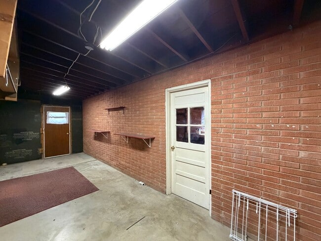 Building Photo - 3 Bedroom Single Story Available Near Comanche Rd NE & San Mateo Blvd NE!