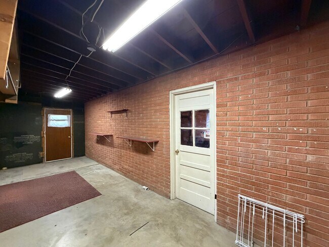 Building Photo - 4712 Palo Duro Ave NE