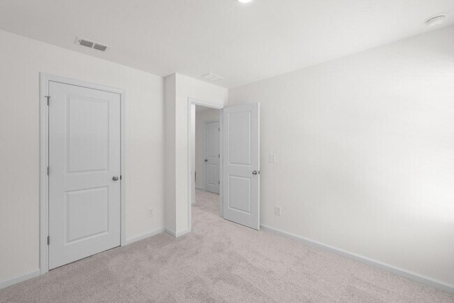 Building Photo - 2600 Coventry St SW