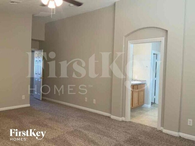 Building Photo - 9169 Sunken Meadow Ave
