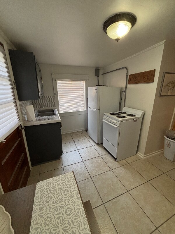 Building Photo - 242.5 Nursery Ave