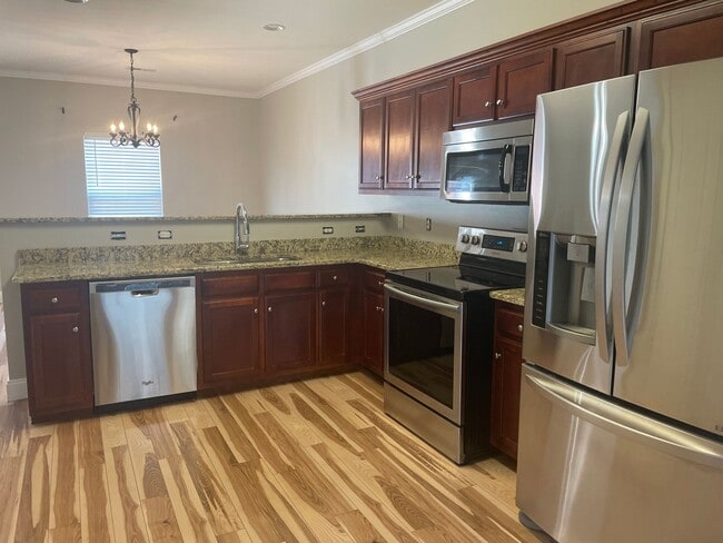 Building Photo - Luxury Condo for Rent