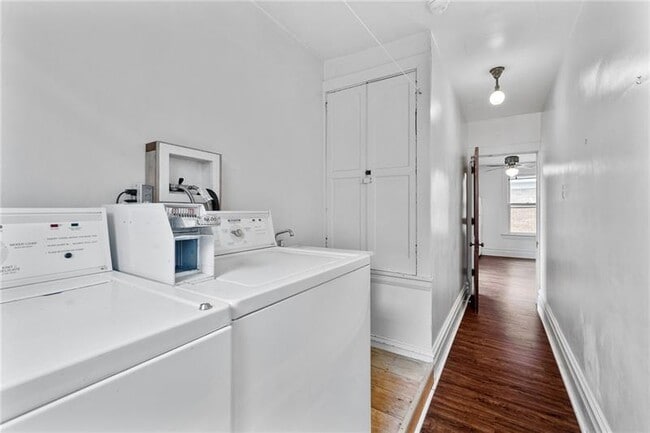Building Photo - 1306 Ridge Ave