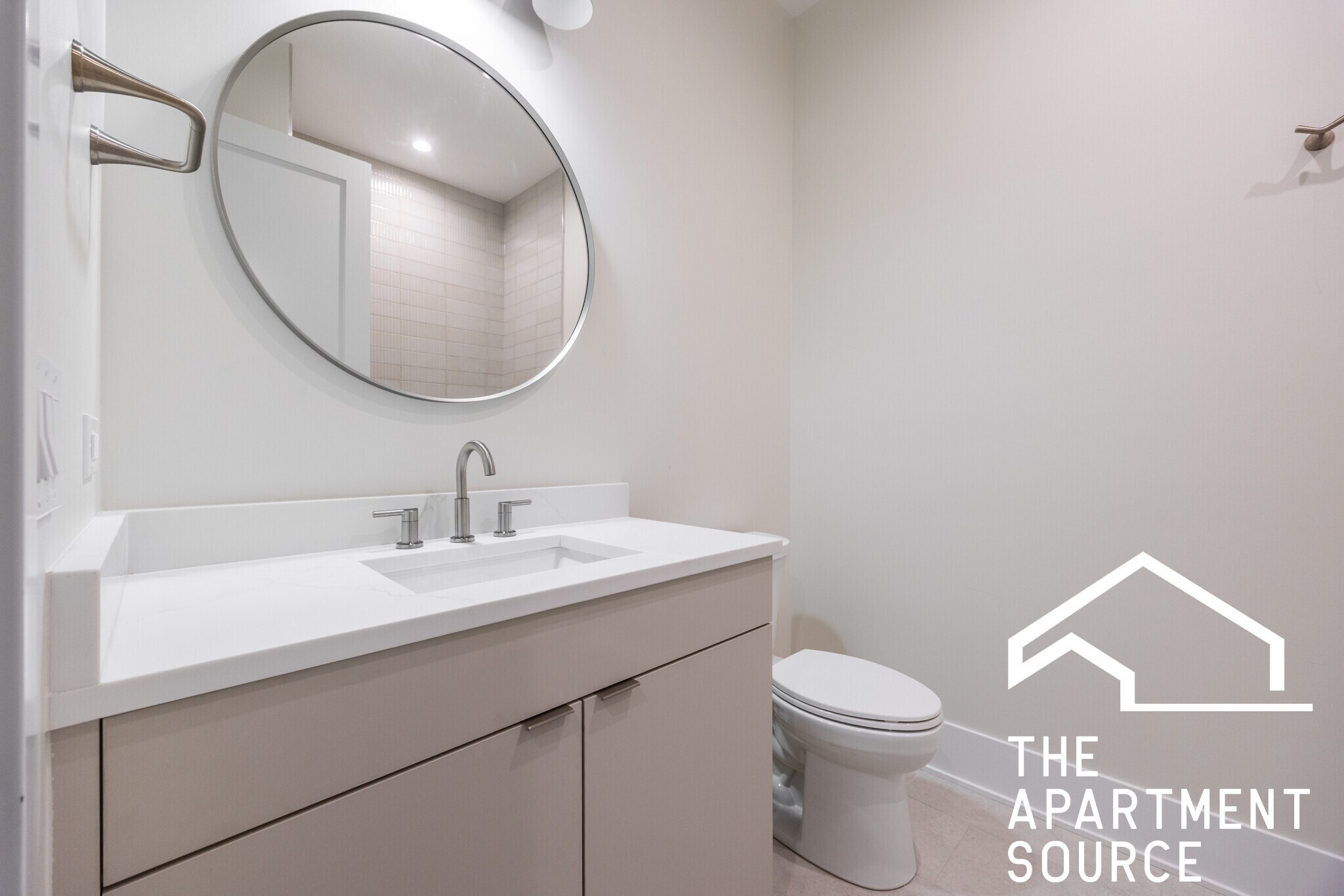 Building Photo - 1624 W Grand Ave